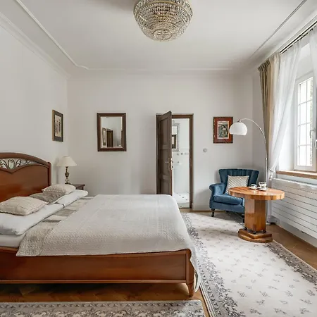Zlaty Slavik - Luxurious With Villa Jevany