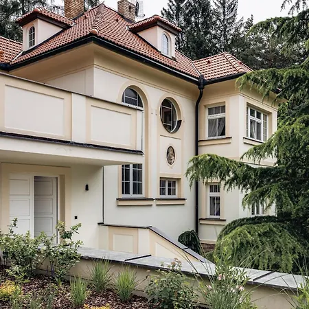 Villa Zlaty Slavik - Luxurious With Jevany