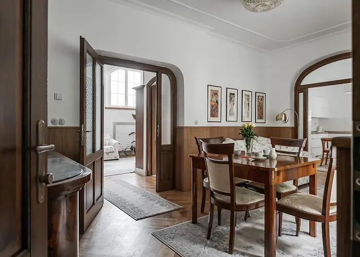 Zlatý Slavík - Luxurious With Villa