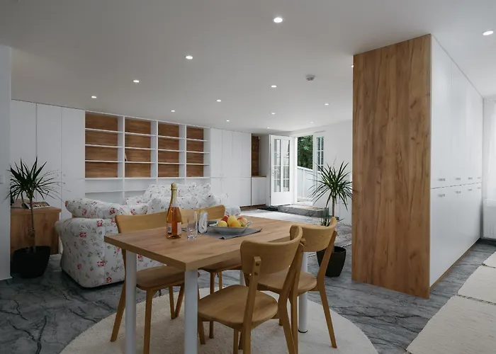 Zlatý Slavík - Luxurious With Villa *