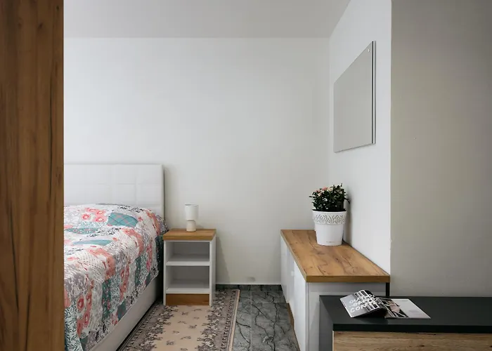 Zlatý Slavík - Luxurious With Jevany