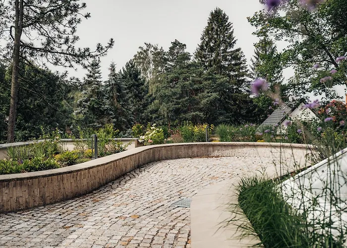 Zlaty Slavik - Luxurious With Villa Jevany