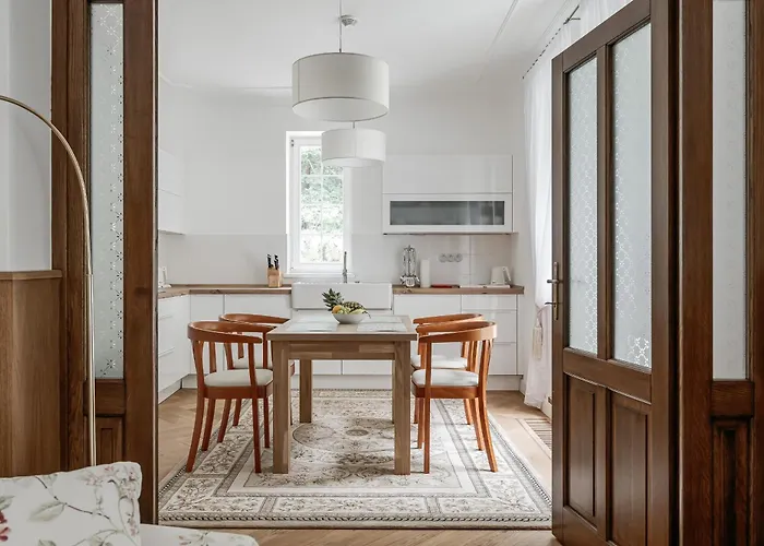 Zlatý Slavík - Luxurious With Villa Jevany