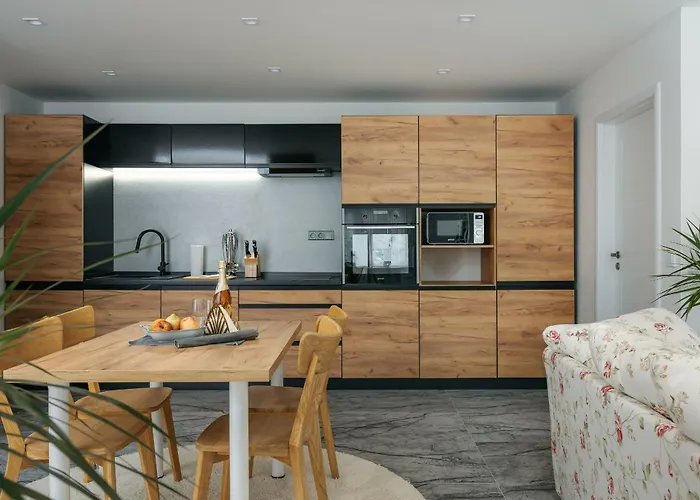 Zlatý Slavík - Luxurious With * Jevany