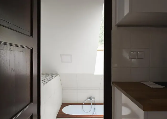 Zlatý Slavík - Luxurious With Jevany